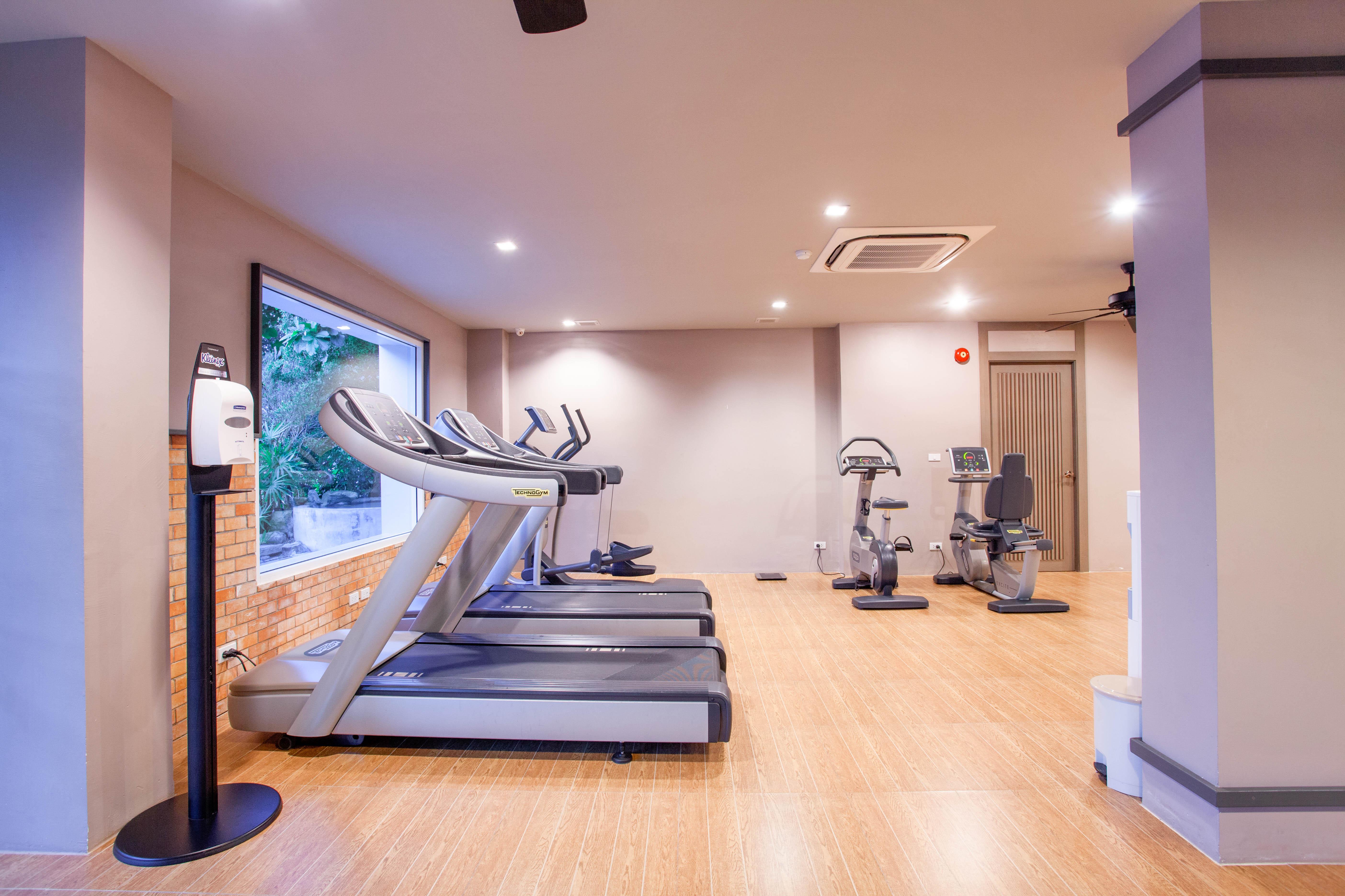 Zenmaya Oceanfront Phuket, Trademark Collection By Wyndham Patong Exterior foto The gym at the hotel